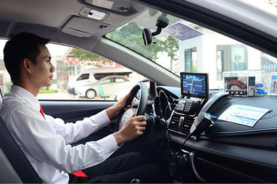 Thuê xe taxi Hà Nội Ninh Bình giá rẻ 