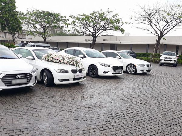 Cho thuê xe hoa hạng sang giá rẻ tại Hà Nội