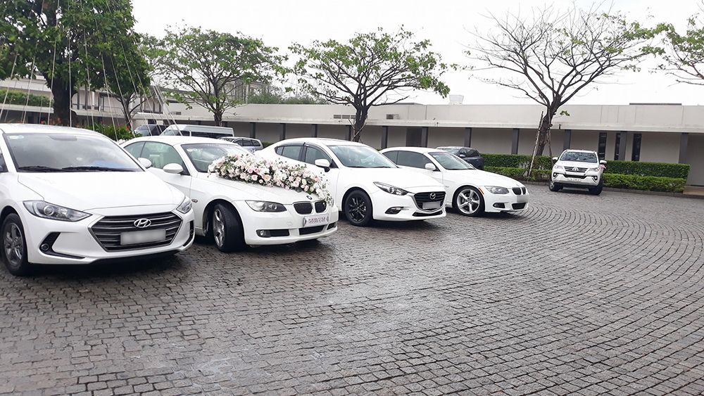 Cho thuê xe hoa hạng sang giá rẻ tại Hà Nội